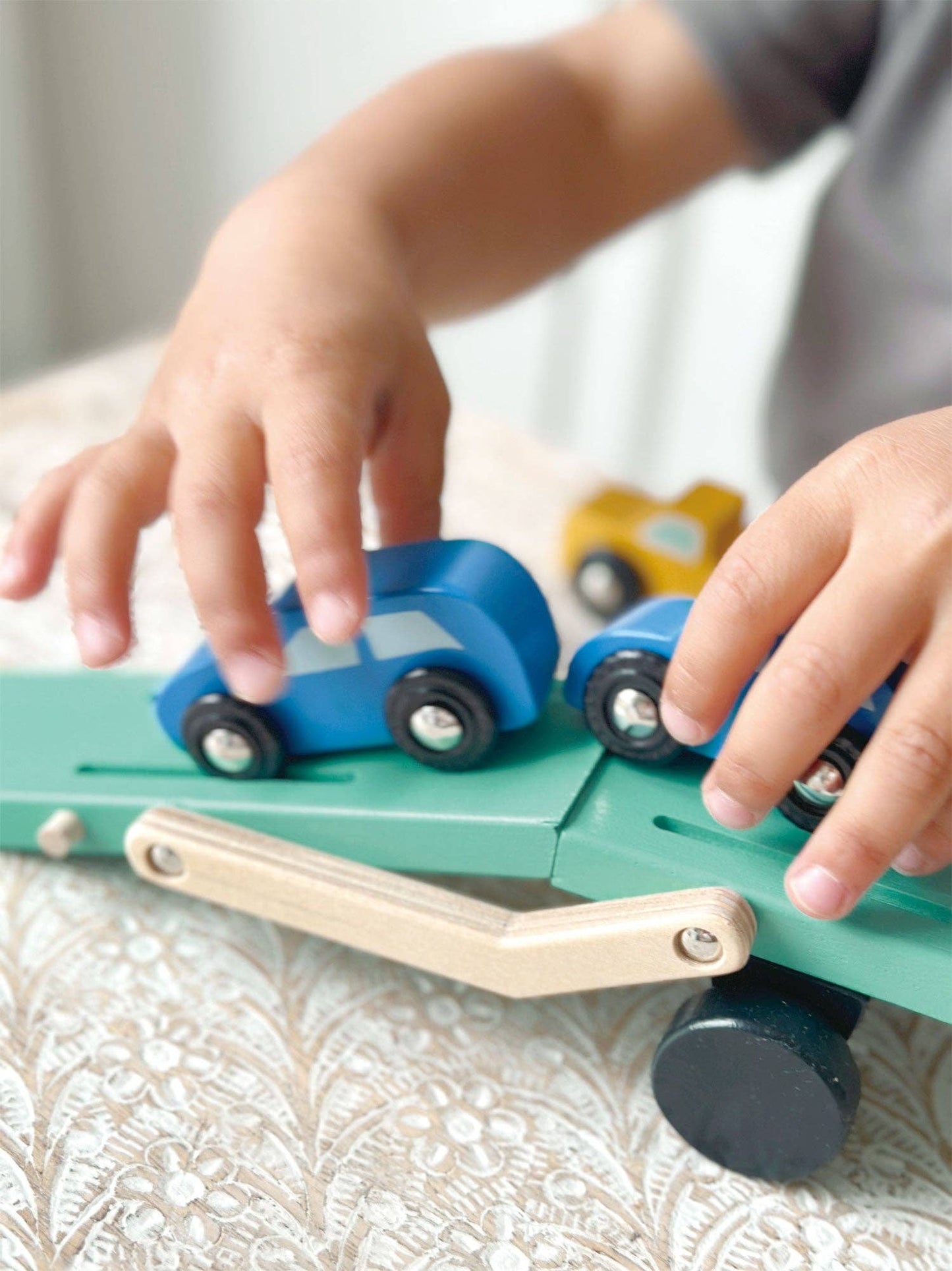 Mentari Toys - Vehicle Transporter