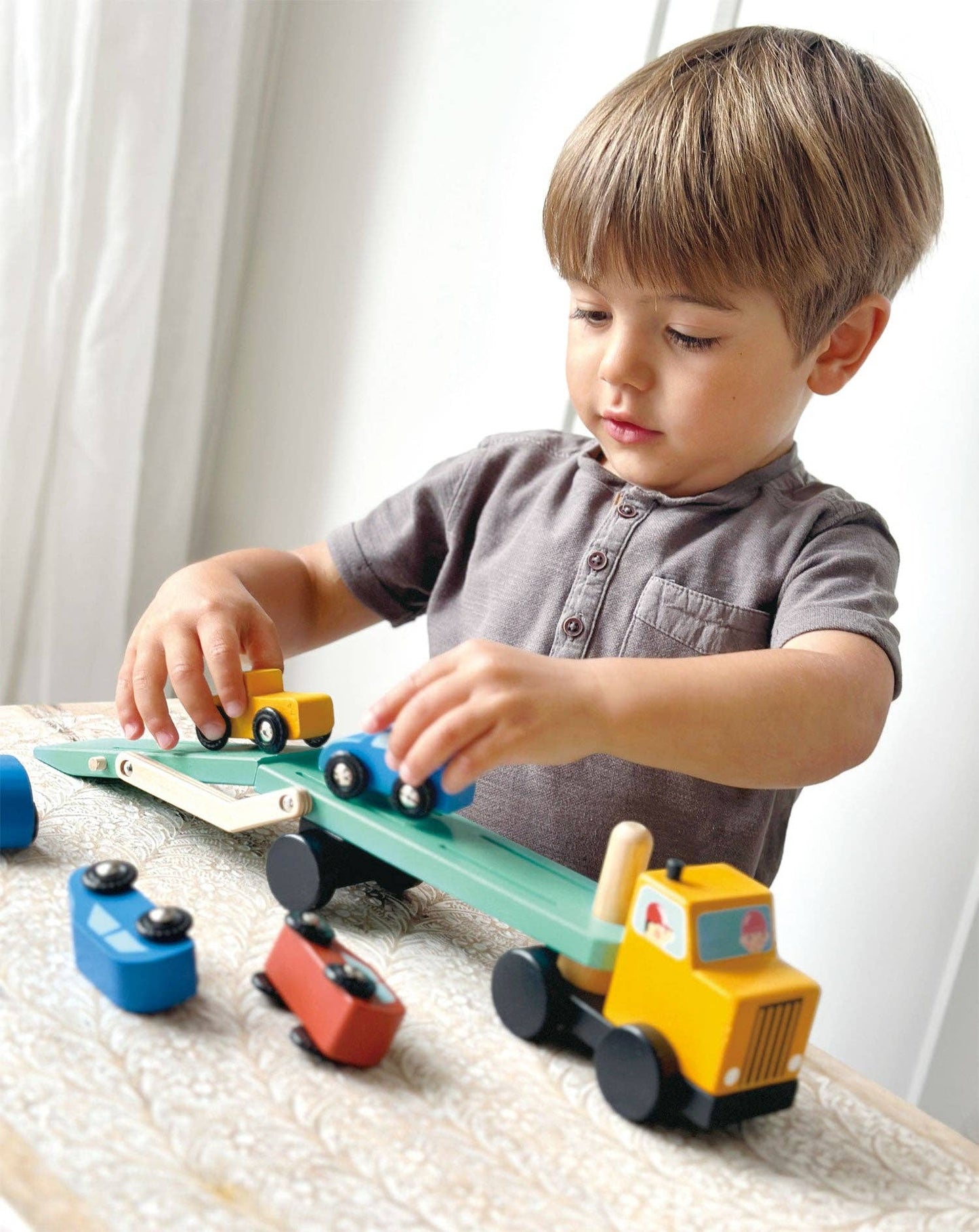 Mentari Toys - Vehicle Transporter